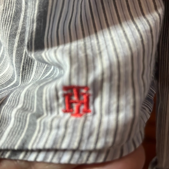 Tommy Hilfiger Women's Blue/Periwinkle Striped Long Sleeve Button-Up Shirt XL - Picture 2 of 12